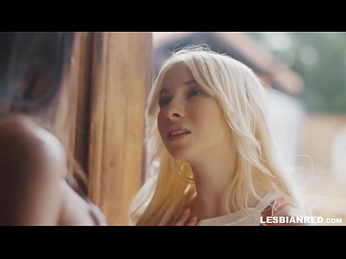 ❤️ Tyttö tulee kotiin muutamaa kuukautta myöhemmin ja päätyy syömään äitipuolensa pillua ️❌ Anaalivideo at us ❤